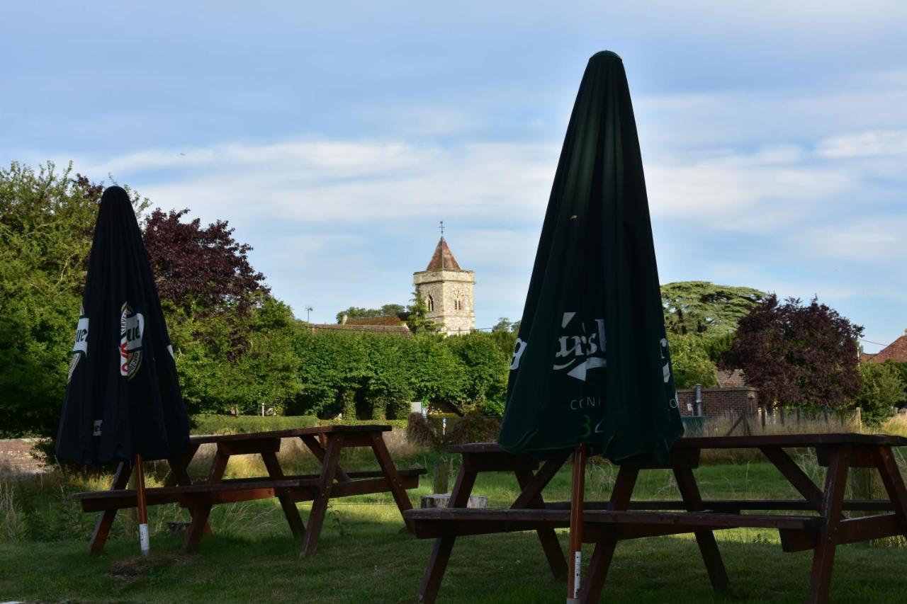 The Bell Inn Солсбъри Екстериор снимка